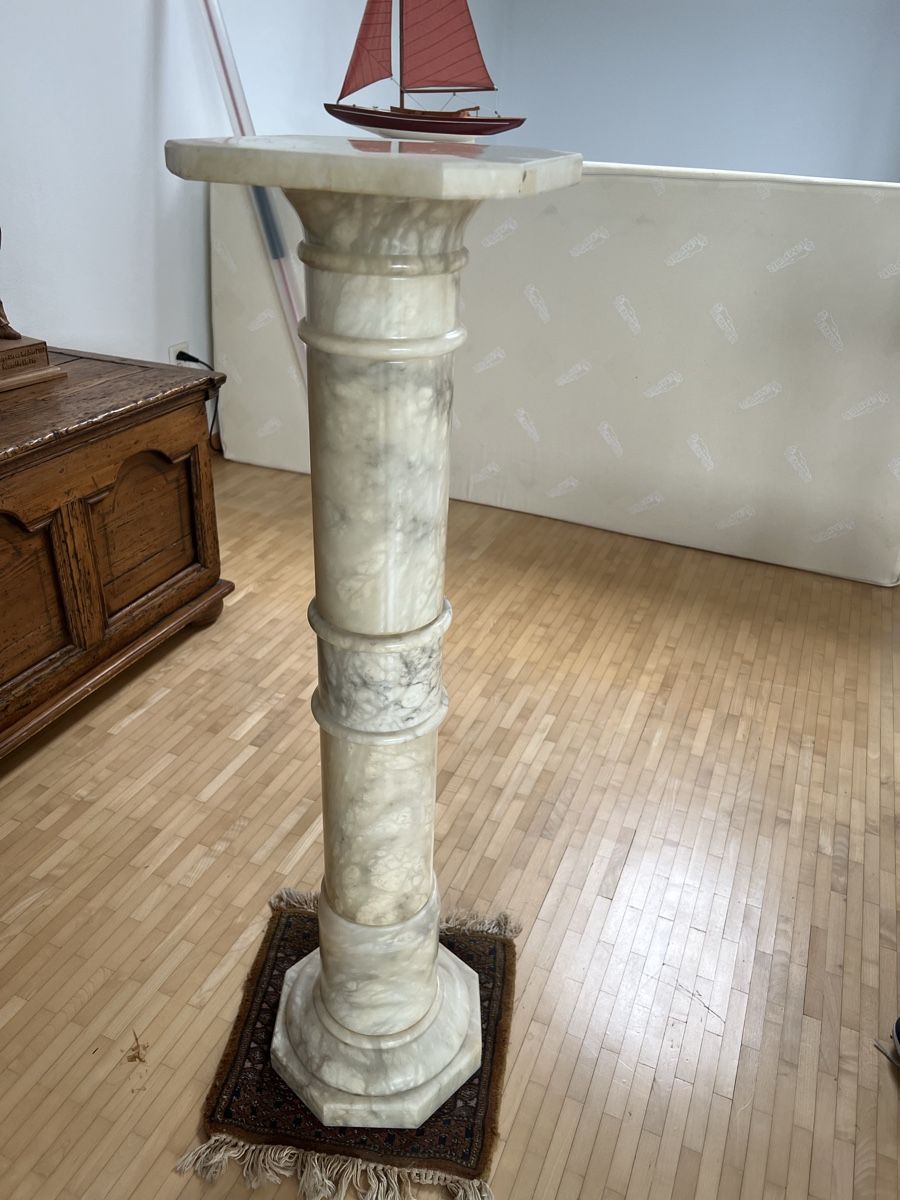 Autres décorations & accessoires: Marmorsäule  – D'occasion à Eschenbach LU par eri_wm8q