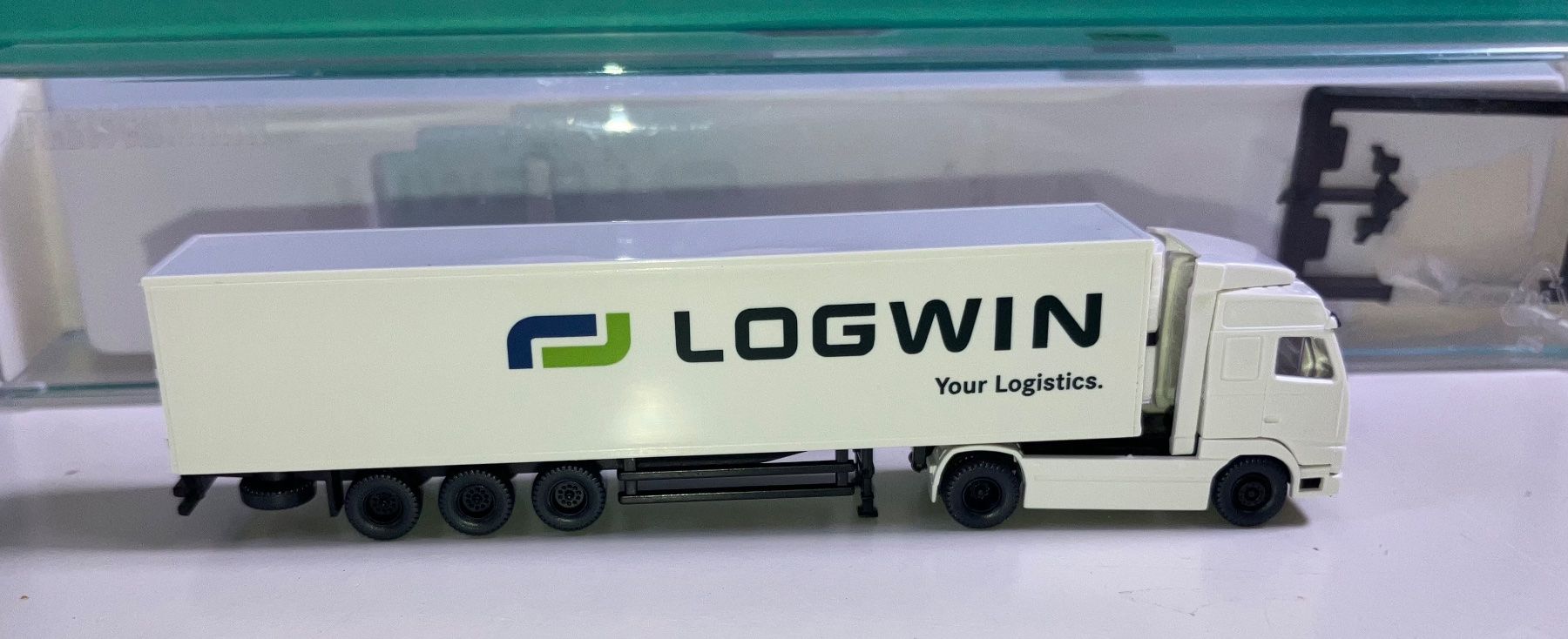 Modellini di ferrovie: LKW LOGWIN NEU MIT OVP – Nuovo e nell'imballaggio originale da Dompierre VD venduto da imm_9cjt 2