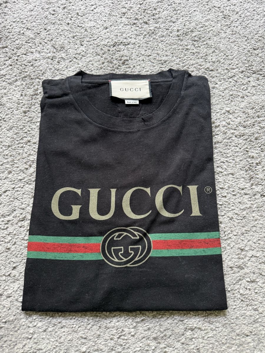 Gucci T-shirt: GUCCI T-shirt – Nuovo (secondo la descrizione) da Montagnola venduto da TessaL