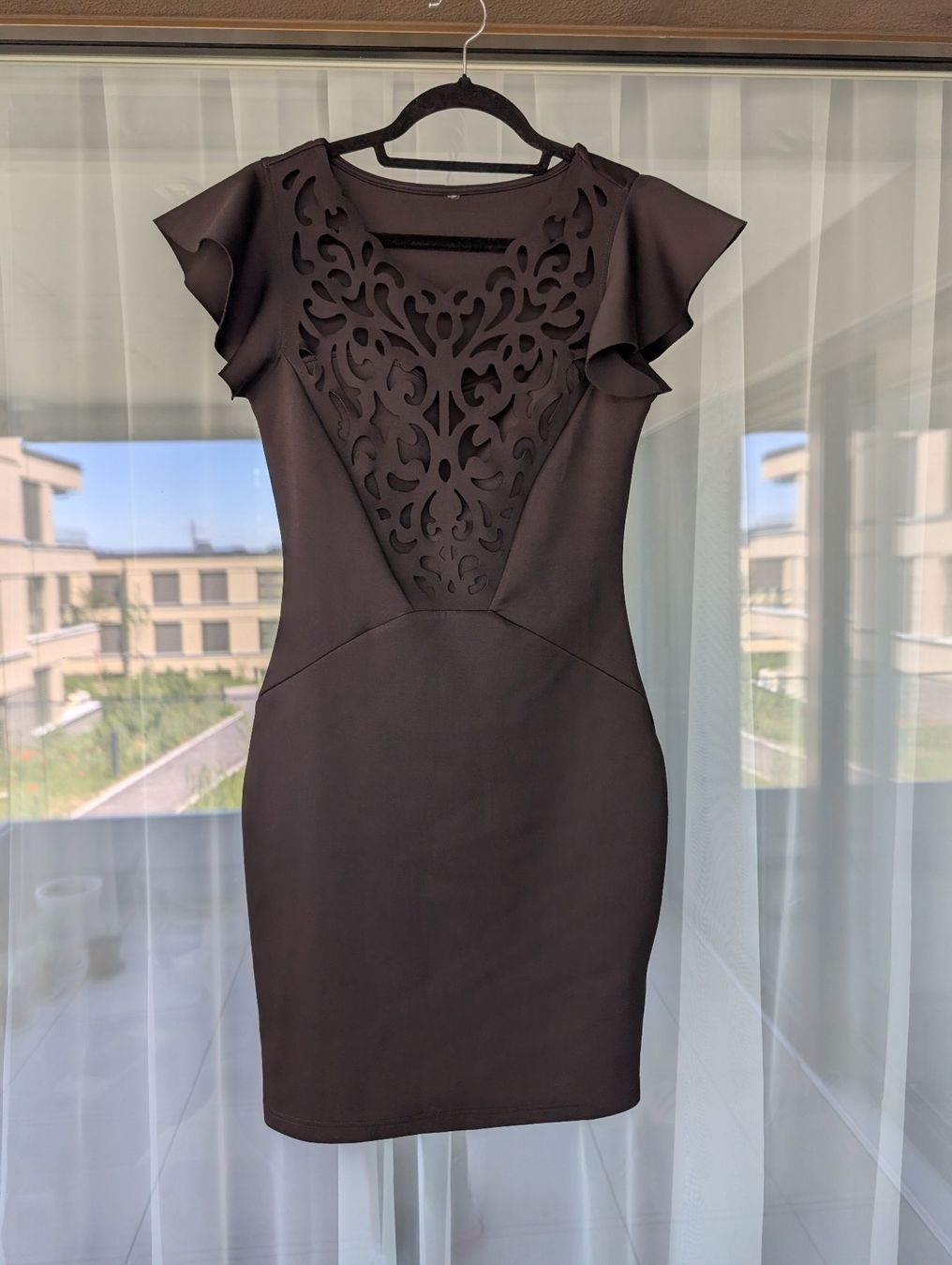 Vestiti: Schickes, figurbetontes, schwarzes Kleid mit Spitze, Gr. M – Usato da Birmensdorf ZH venduto da Nebuliane