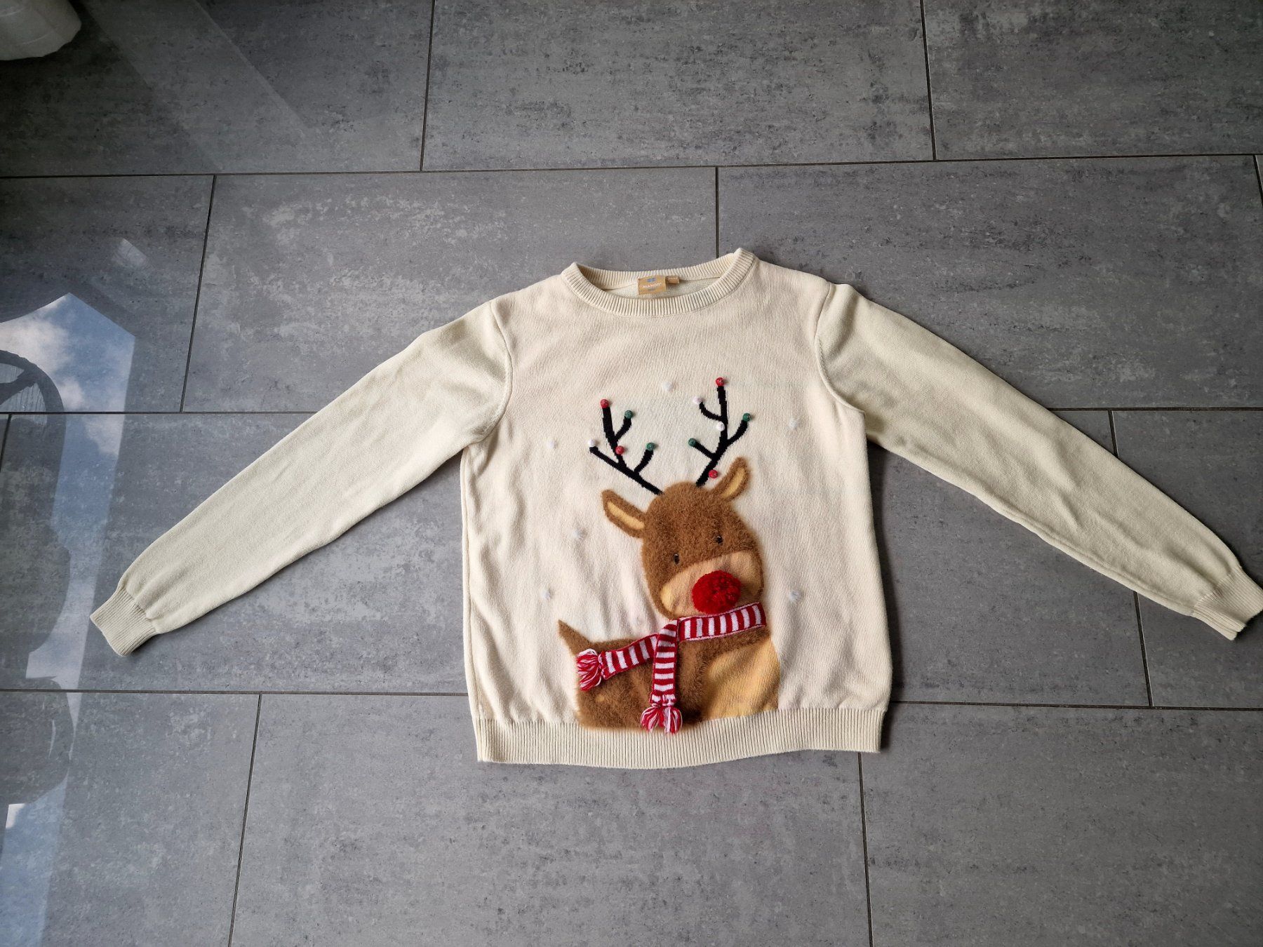 Pullover & Sweatshirts: Schöner Weihnachtspullover mit Elch - Gr. 146/152 – Gebraucht aus Wilen b. Wollerau von kaefer88