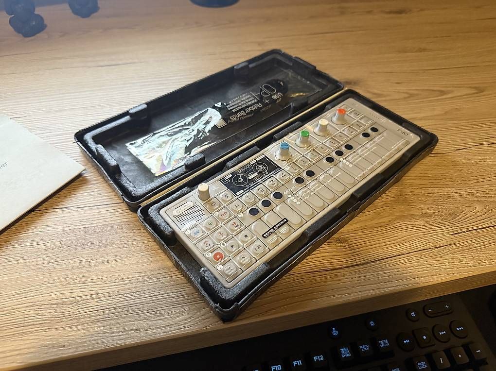 Instruments de musique: OP-1 Sampler Synthesizer – D'occasion à Gwatt (Thun) par theo360 2