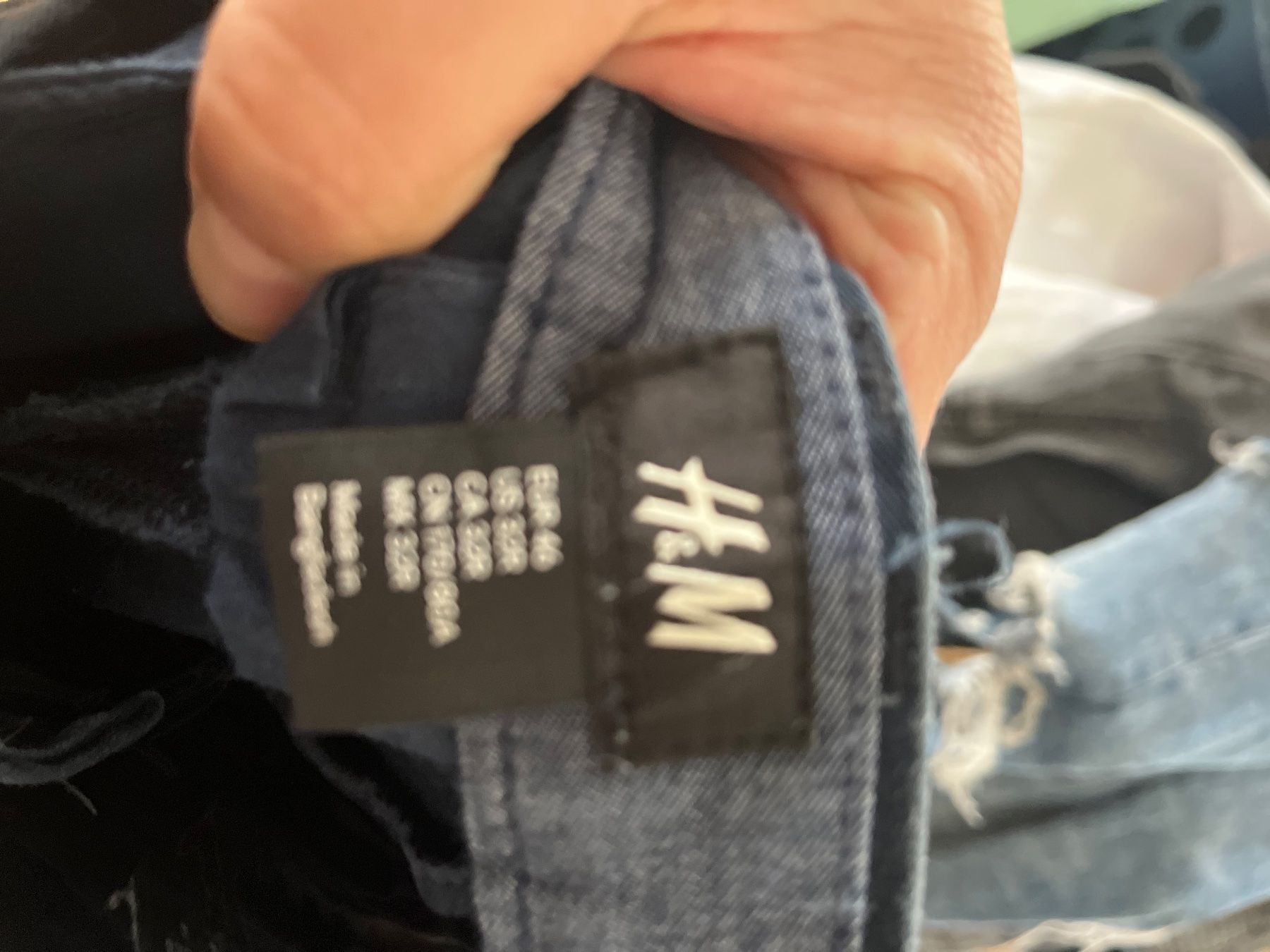 H&M Pantaloni: Pantalon taille 46 bleu H et M doryan – Usato da Veyrier venduto da kimedovapa 1