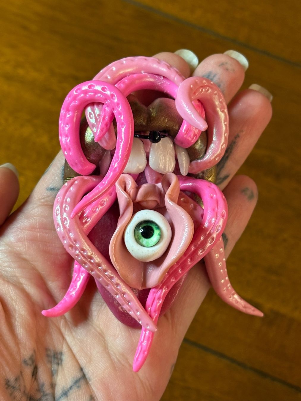 Statuette: Sofie’s World Pussy Eater Magnet – Nuovo (secondo la descrizione) da Erlinsbach SO venduto da sofieee