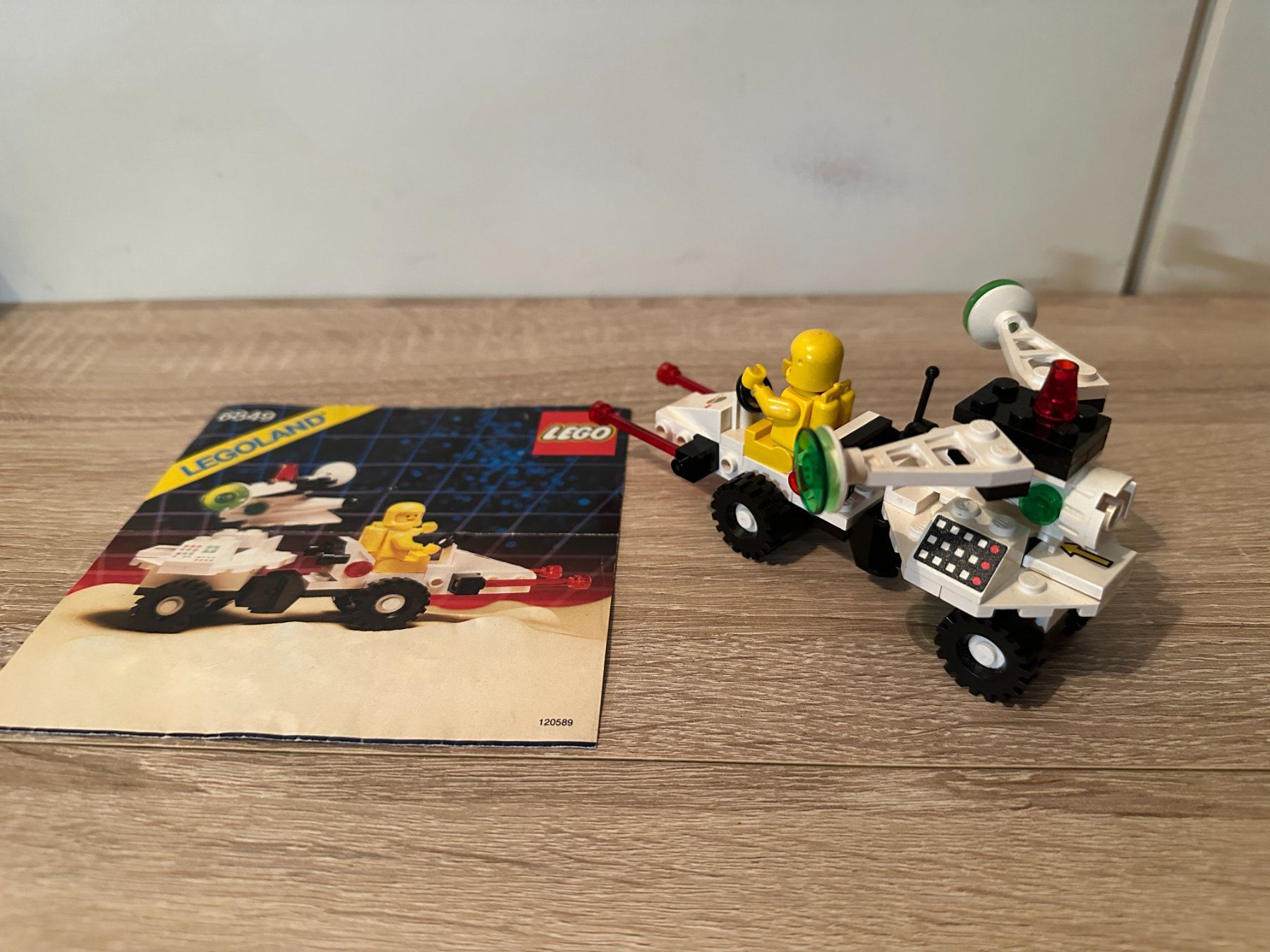 Legoland Kit di costruzioni: LEGO Space 6849 Satellite Patroller – Usato da Basel venduto da Don-Angel 1