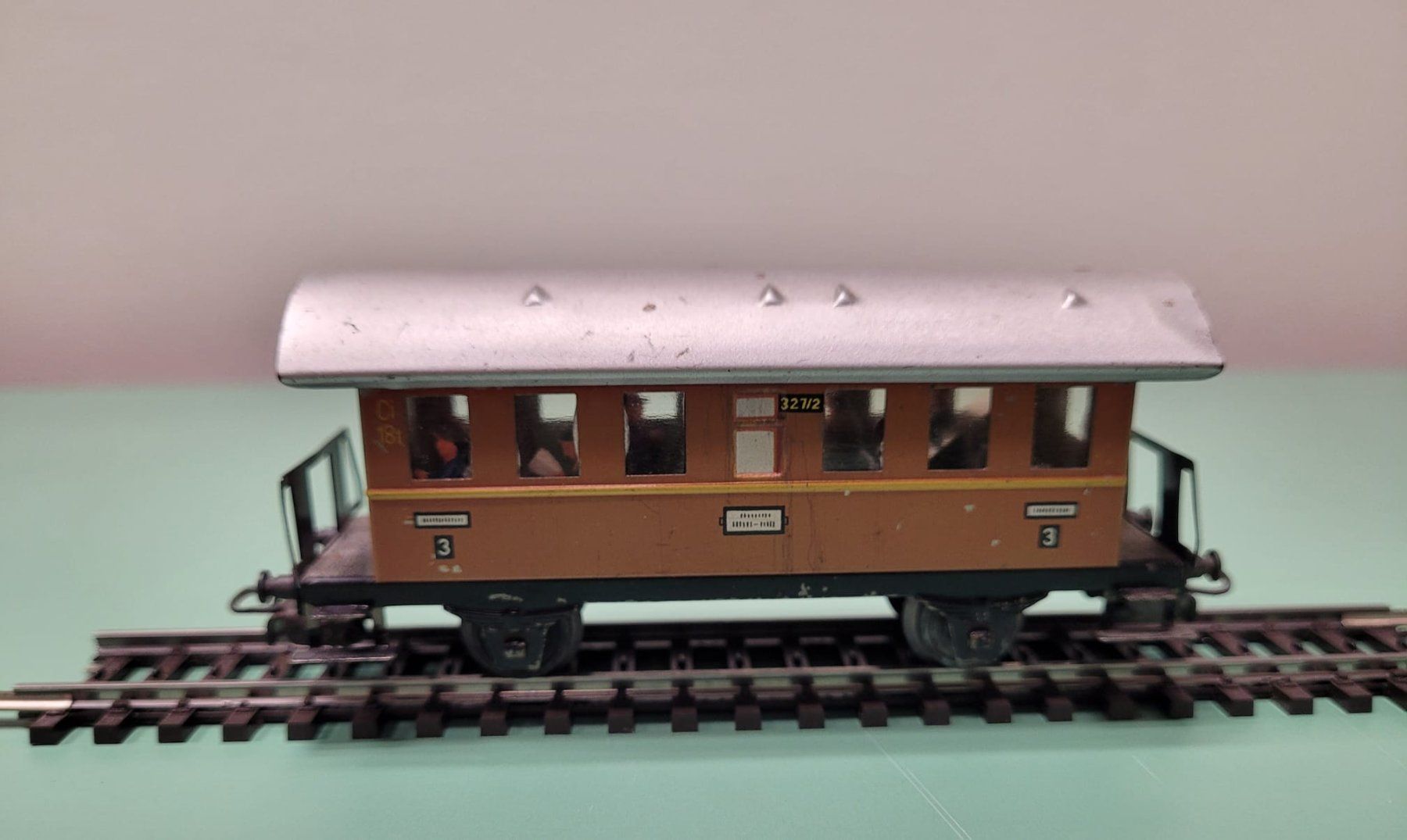 Märklin Modellini di ferrovie: Märklin Personenwagen 327/3 – Usato da Perlen venduto da AhvidEvG 2