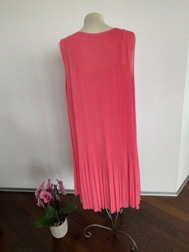 Madeleine Vestiti: Wunderschönes Plisseekleid Madeleine/Elégance Gr. 46 – Nuovo (secondo la descrizione) da Füllinsdorf venduto da Sunnebliemli7 4