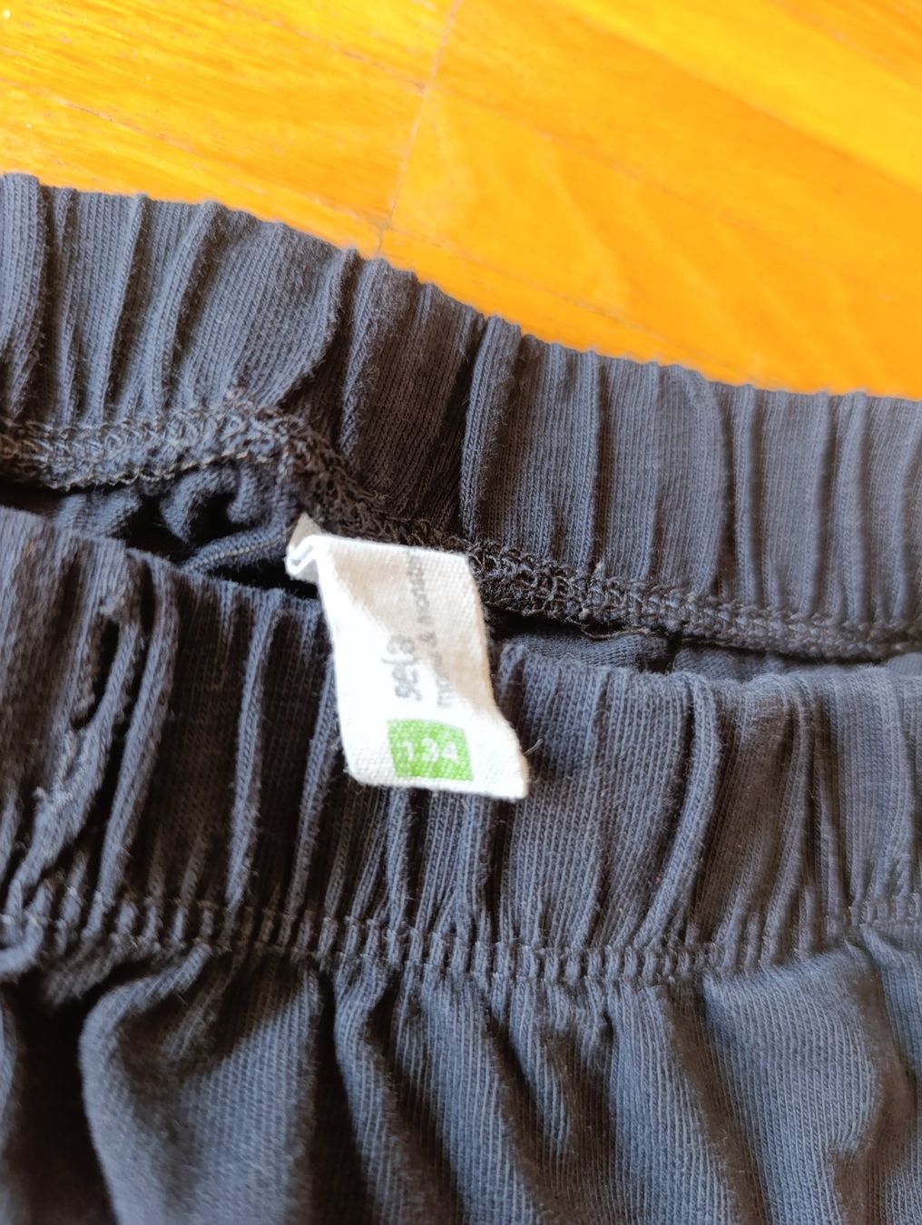 Pantaloni: Kinder Shorts, Gr 134, wie Neu – Nuovo (secondo la descrizione) da Zürich venduto da mir_2kjl 2