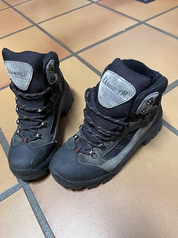 Herrenschuhe: Wanderschuhe  – Gebraucht aus Subingen von BUELL69