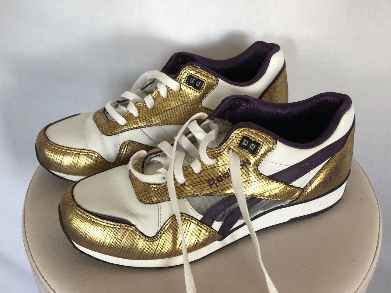 Reebok Scarpe da donna: Baskets blanches et dorées Reebok ERS Racers 40 – Nuovo (secondo la descrizione) da Coppet venduto da Vanessamode 1