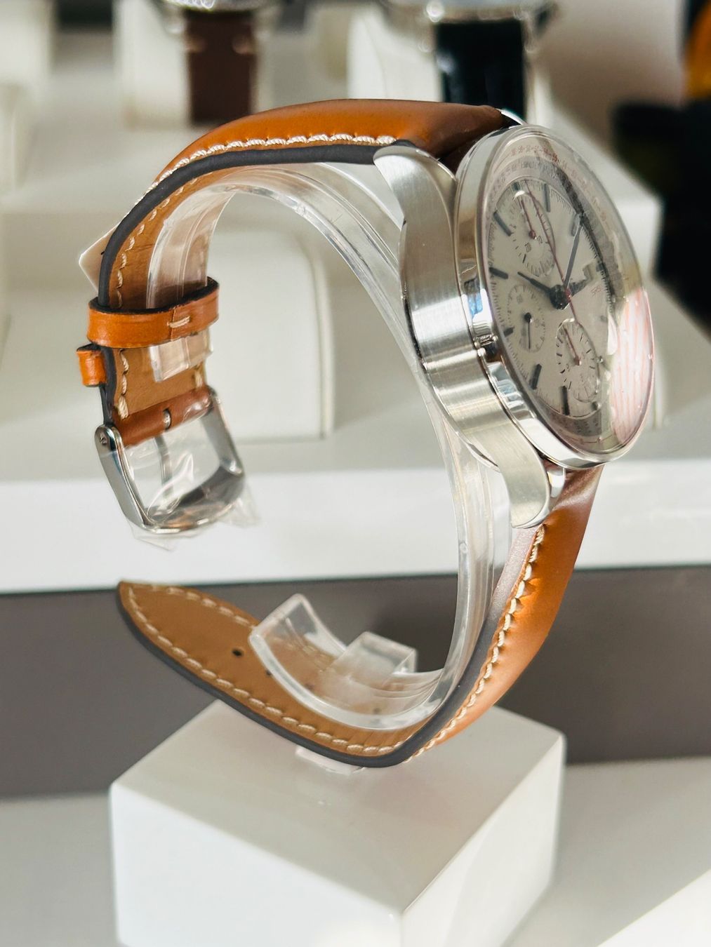 Sinn Orologi: SINN 910 SRS Flyback Column Whel Chronograph. New. – Nuovo e nell'imballaggio originale da Genève venduto da GLwatchsa 5