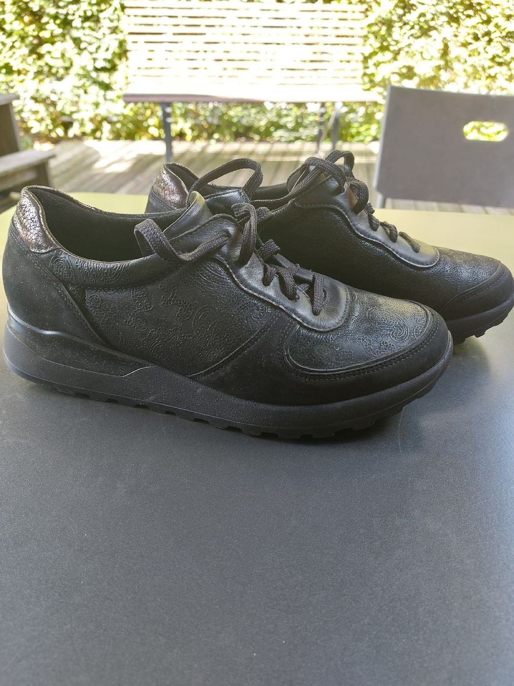 Damenschuhe: schwarze Halbschuhe – Gebraucht aus Sumiswald von FassBar