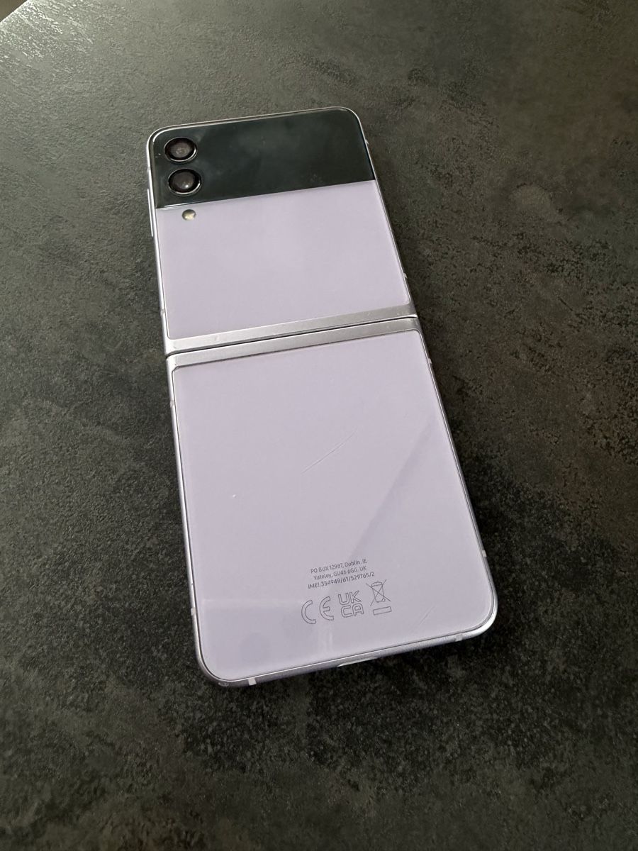 Samsung Telefoni cellulari / Smartphones: Galaxy Z Flip3 5G – Usato da Wettingen venduto da -fresch- 1