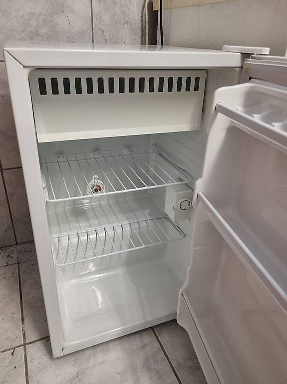 Frigoriferi: Mini frigorifero con freezer integrato compatto – Usato da Pregassona venduto da ter_8n96 2
