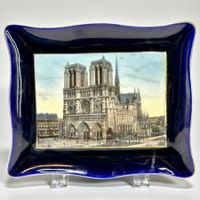 Plat de service faïence Sarreguemines, Notre-Dame de Paris