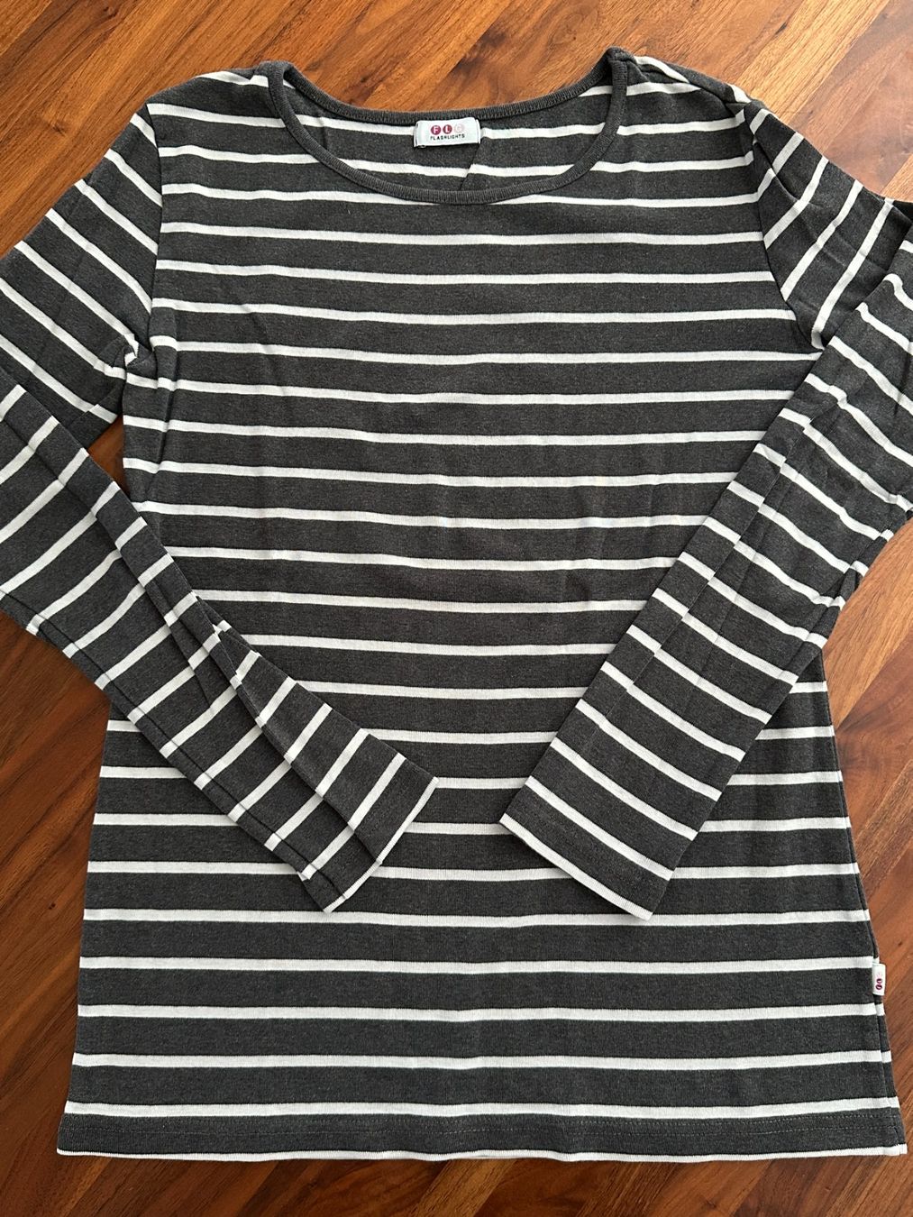 Pulls & Sweat-shirts: FLASHLIGHTS Streifenshirt (Gr. 38/40) – D'occasion à Endingen par Jilly-Lilly