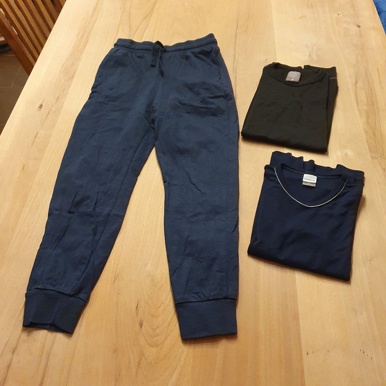 Lotti & Set di vestiti: Set Sportkleidung, Gr. 140 – Usato da Bilten venduto da pelanov