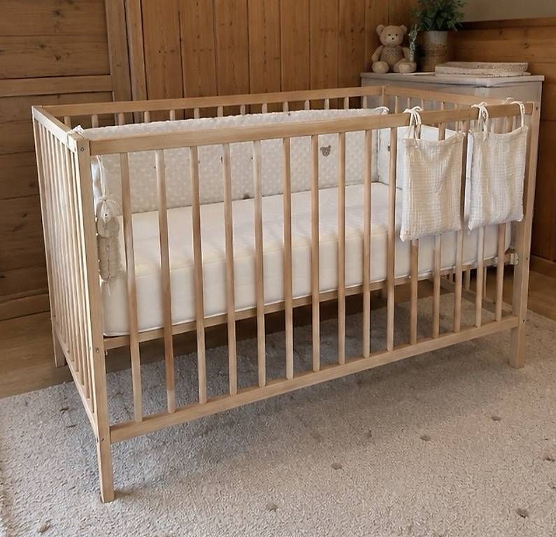 Letti: Lit bébé IKEA en bois + accessoires – Usato da Les Paccots venduto da yul_j97h 2