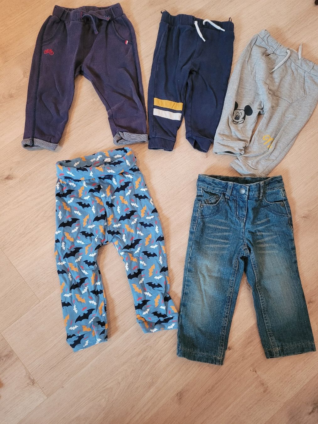 Pantaloni: 5 Hosen Gr. 86 – Usato da Lupsingen venduto da sta_wgg5