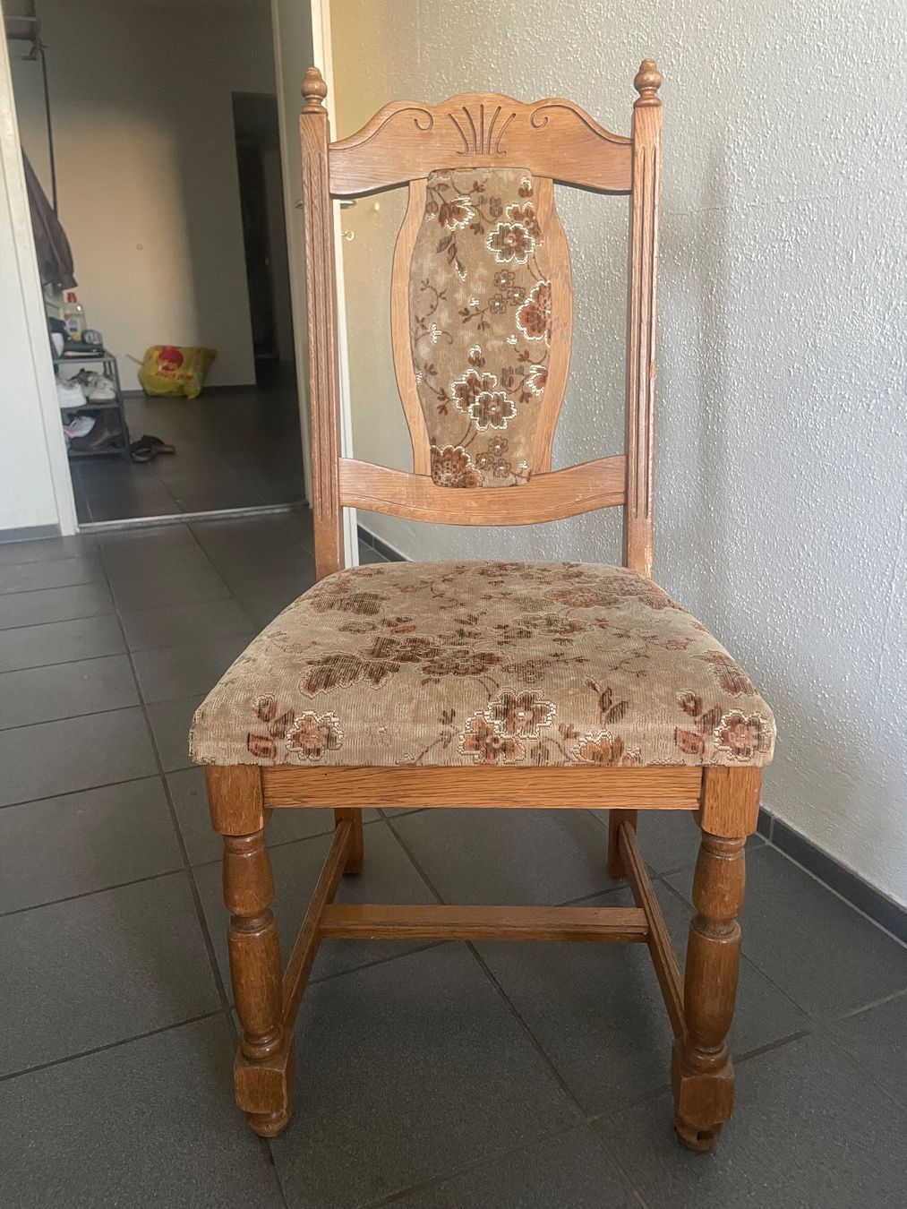 Stühle: Stühle (4 Stück) – Gebraucht aus Birsfelden von Dudelndes