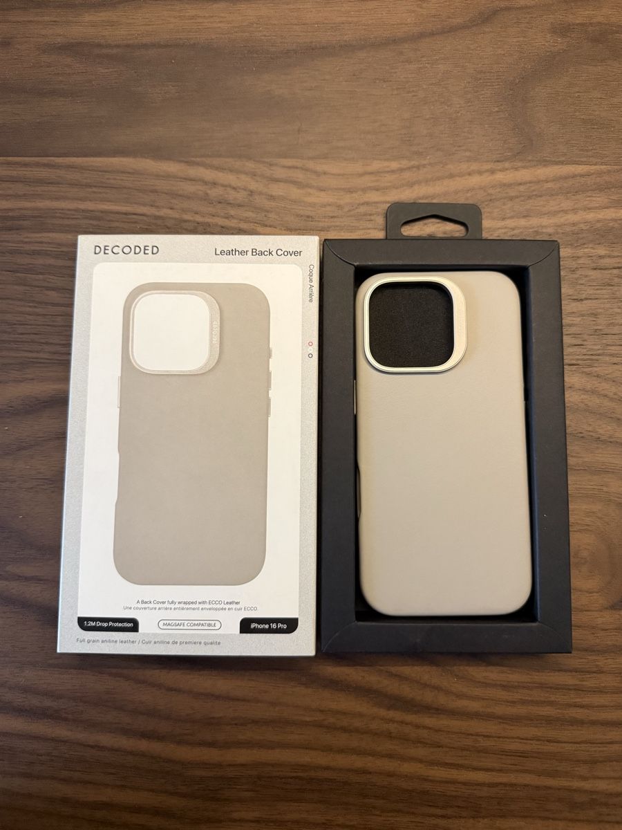 Apple Cover & Protezioni schermo: Decoded Leather iPhone 16 Pro Case - Stone - MagSafe - neu – Nuovo e nell'imballaggio originale da Küsnacht ZH venduto da HISCO