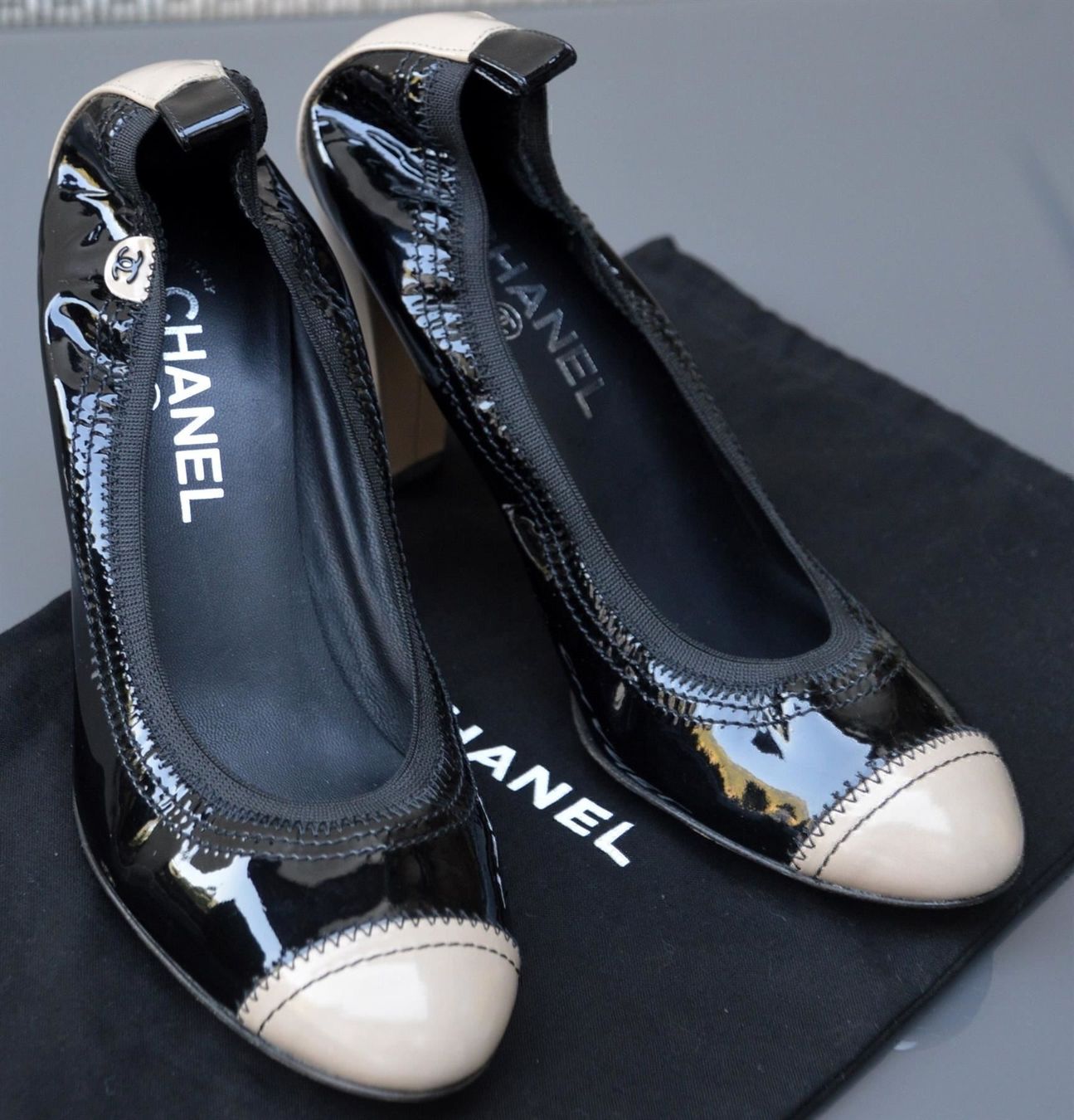 Chanel Scarpe da donna: Pumps Chanel .39 – Usato da Collonges venduto da Auganien