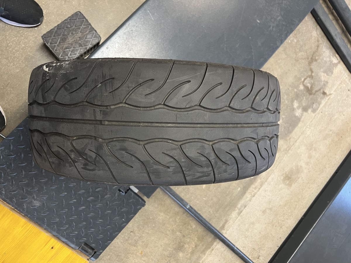 Tutti pezzi di ricambio auto: Semislick Yokohama AD08RS – Usato da Amriswil venduto da Biss_Motor