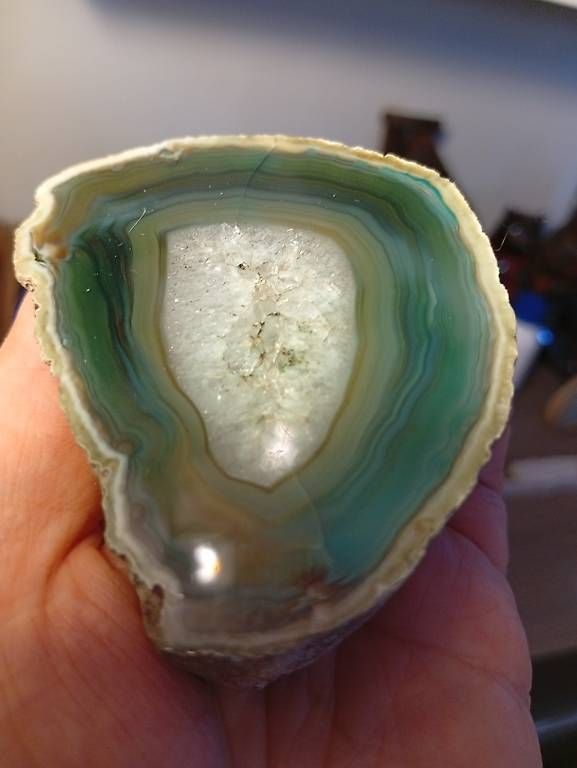 Mineralien & Heilsteine: Geode Agata verde acqua  – Gebraucht aus Vezio von 41181