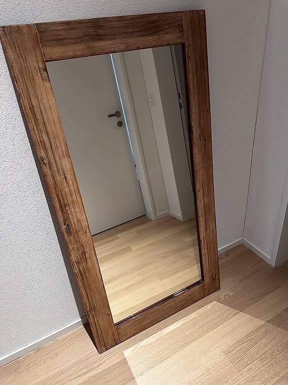 Specchi: Wandspiegel mit Holzrahmen von Wolfmöbel – Usato da Kloten venduto da fas_pl5f