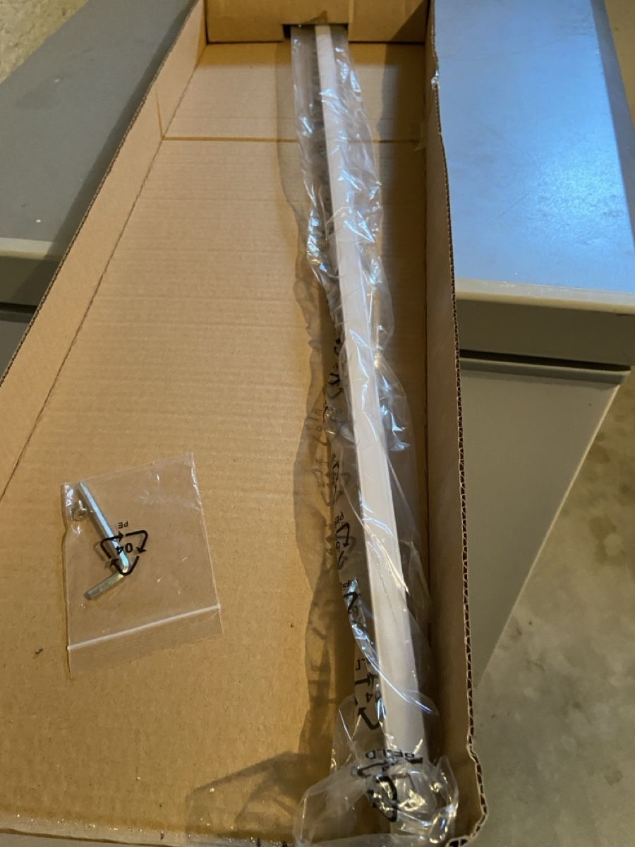 Lampes: LED-Stehleuchte – Neuf avec emballage d'origine à Wolfwil par Pjw0 1