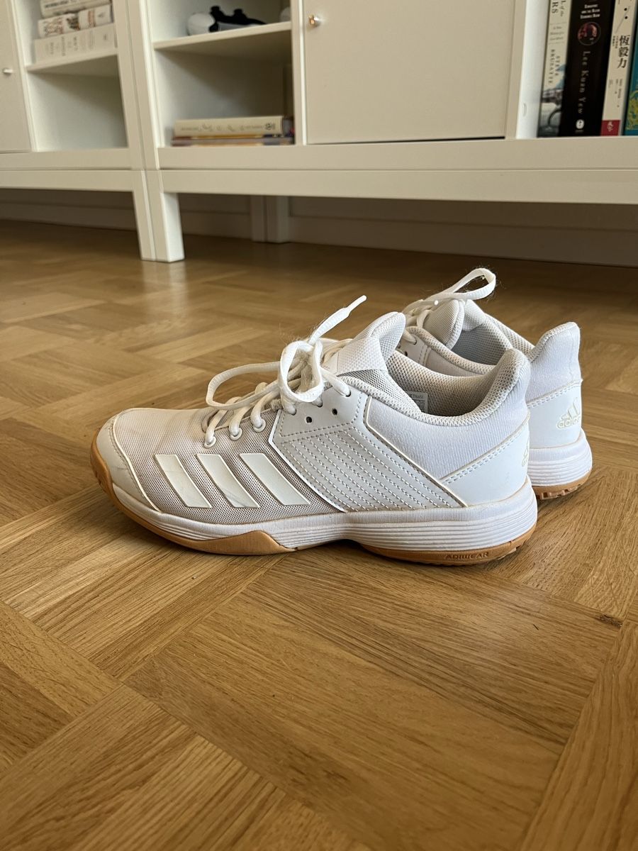 Adidas Scarpe da donna: Adidas tennis shoes – Nuovo (secondo la descrizione) da Thalwil venduto da zen_hpz5 5