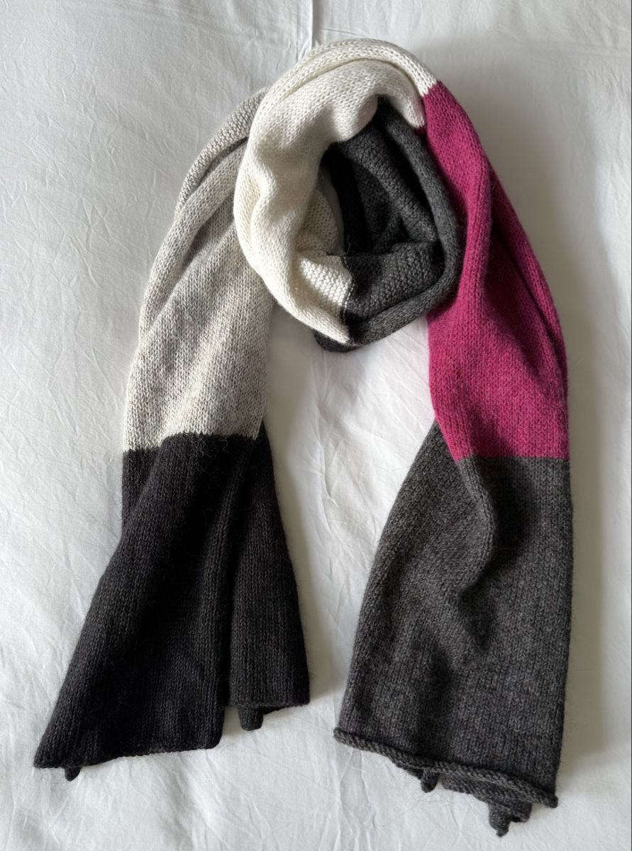 Foulard & Sciarpe: Schal handgestrickt in colour blocking, anthrazit/fuchsia – Nuovo (secondo la descrizione) da St. Gallen venduto da Hubita 1