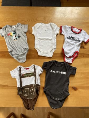 5 Kurzarm Bodys für Babys, Grösse 50/56