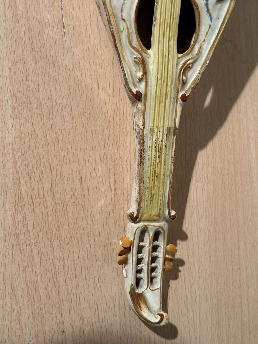 Tutte le decorazioni: Mandoline en céramique – Usato da Lausanne venduto da artnouveau04 1