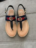 Tommy Hilfiger Sandalen Gr. 41 Marine Rot Gold Neu.