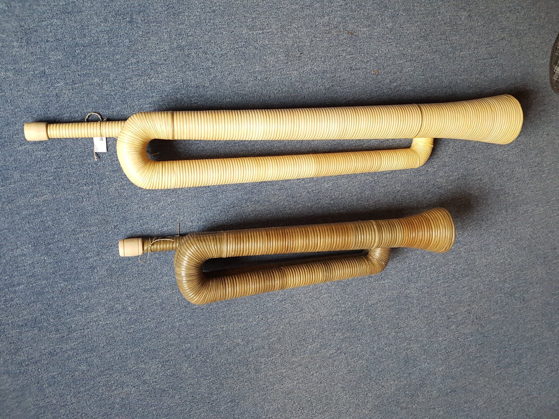 Strumenti musicali: Büchel Alphorn – Usato da Muotathal venduto da Ugasamweli