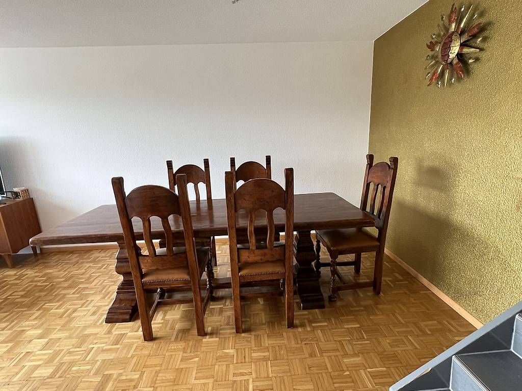 Set di tavolo e panche: "Klostertisch" mit 5 Stühlen, ein echter Allrounder – Usato da Gwatt (Thun) venduto da Schmidiii 2