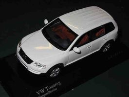 VW Touareg 2003 weiss * Minichamps 1:43