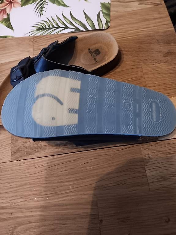 Scarpe per ragazzi: Verkaufe Elefanten Hausschuhe gr. 31 – Usato da Günsberg venduto da ste_qq59 1