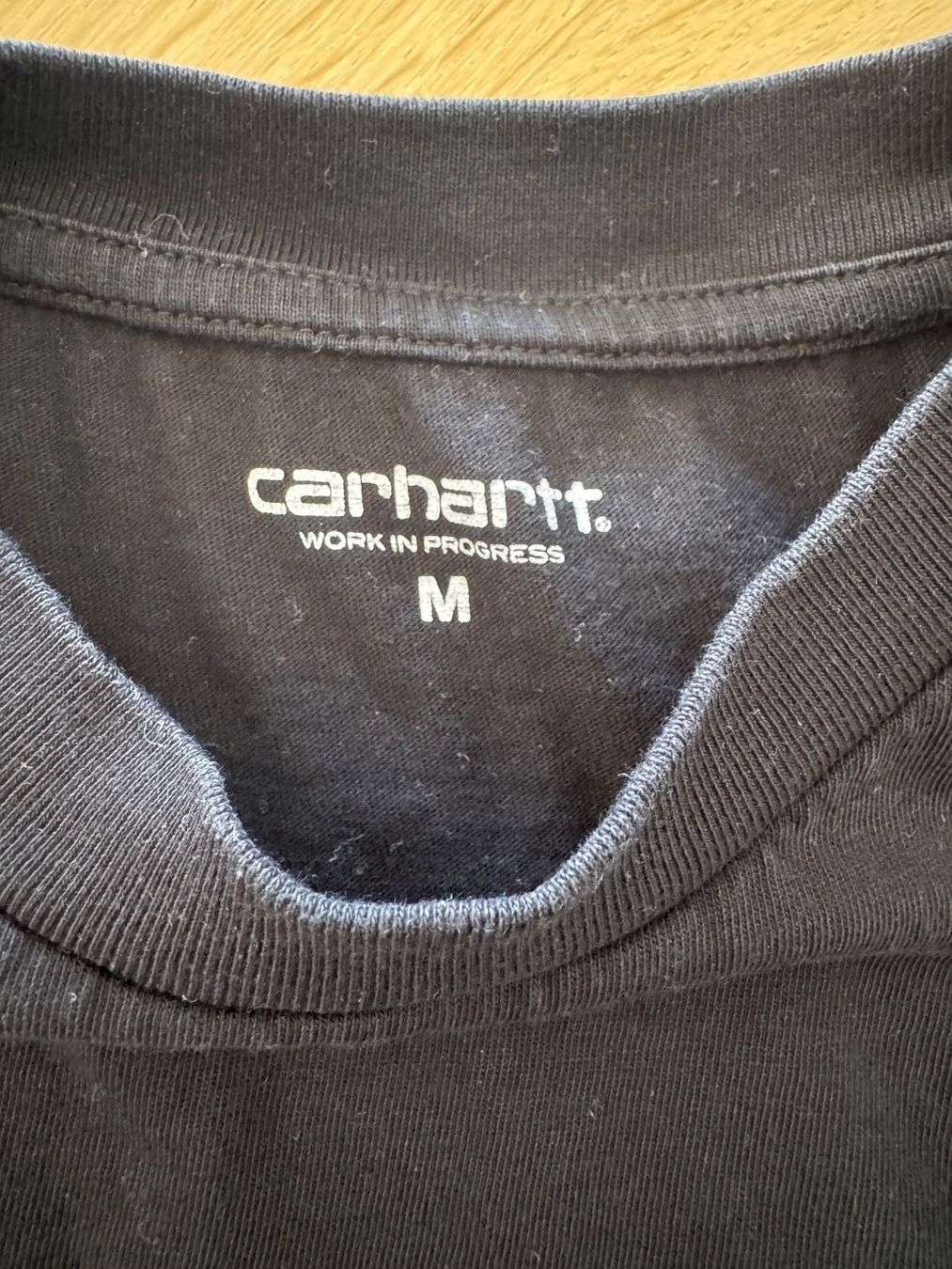 Carhartt T-shirt: Carhartt WIP Logo Shirt – Usato da Zürich venduto da kat_ww7d 2