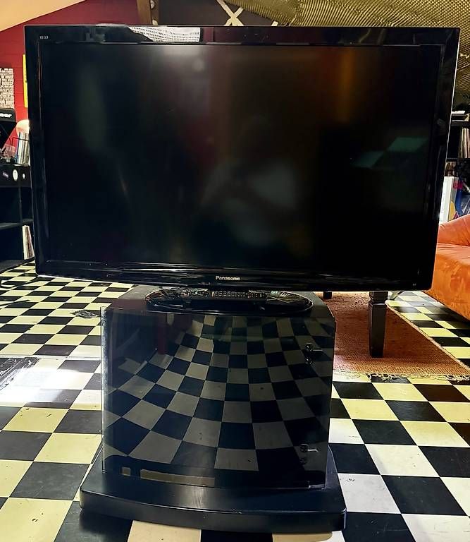 Appareils TV: Panasonic LED Flachbildschirm – D'occasion à Zürich par Gordinimix