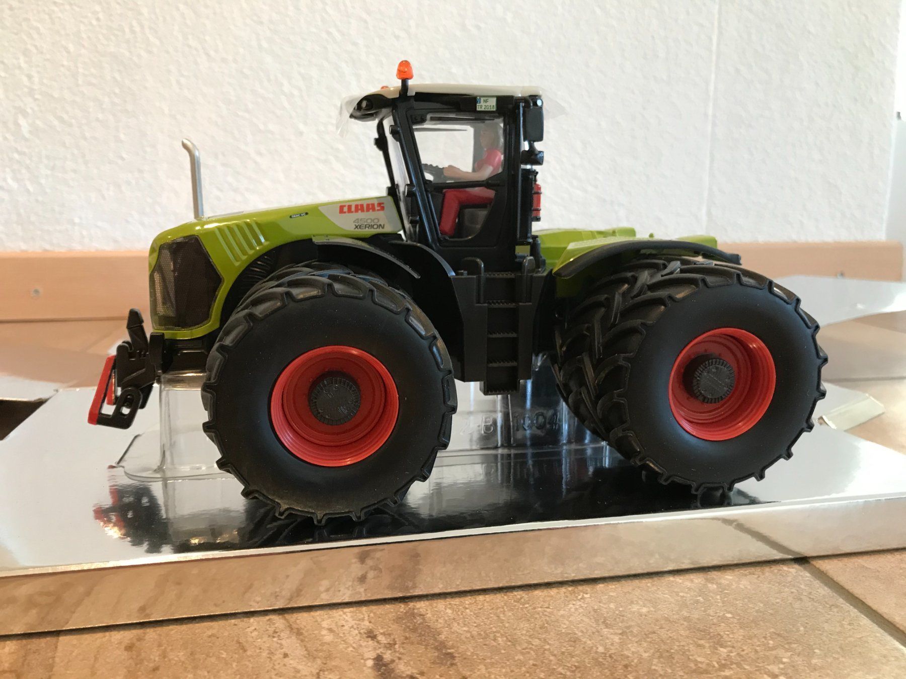 Claas Trattori: SIKU Claas Xerion 4500 VC – Nuovo e nell'imballaggio originale da Kreuzlingen venduto da Stefan1150