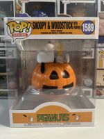 Funko POP! Deluxe Peanuts Snoopy & Woodstock with Pumpkin