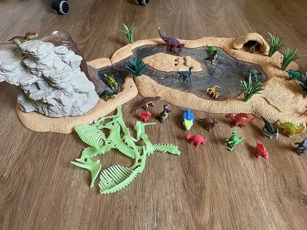 Giocattoli: Dinos – Usato da Thörigen venduto da sabe82 2