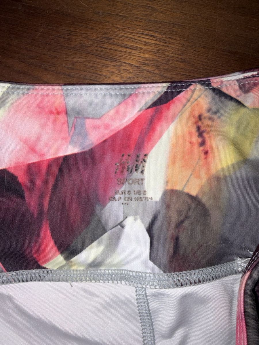H&M Leggings: Coole Sport Shorts – Gebraucht aus Buonas von lililou2 1