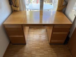 Alter Bürotisch Holz mit Schubladen gebraucht