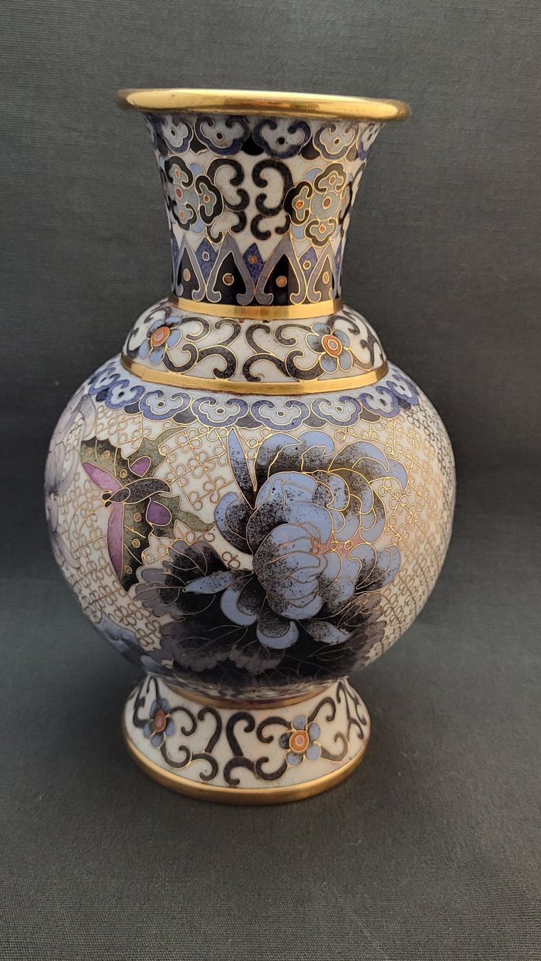 Vasi & Recipienti: Cloisonne-Vase mit Blumen und Schmetterling – Usato da Basel venduto da spinne02 1