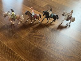 4 Schleich Horse Club Reiterinnen mit Pferd und Zubehör