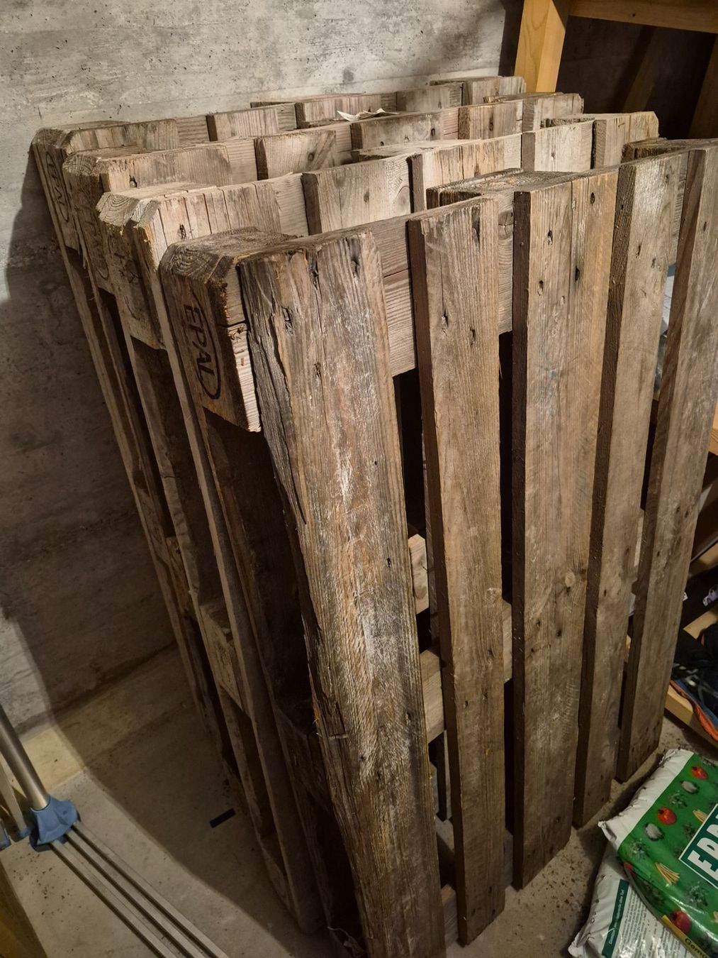 Pallets: Europalette 10 Stk. – Usato da Düdingen venduto da lar_sj2b 2