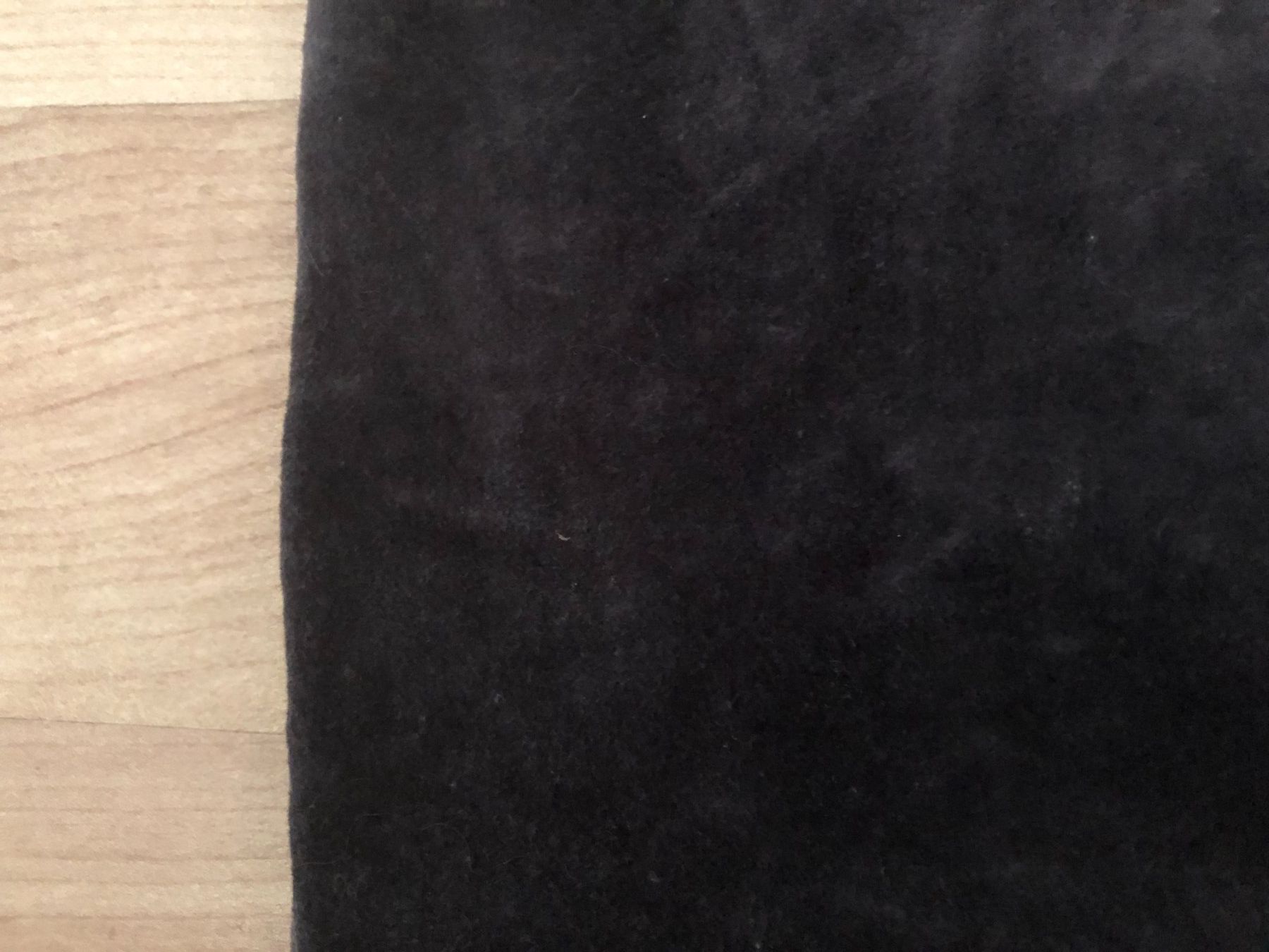 Ikea Cuscini: Zwei kuschelige Kissen aus Samt, Anthrazit – Nuovo (secondo la descrizione) da Arlesheim venduto da OmnIa55 2